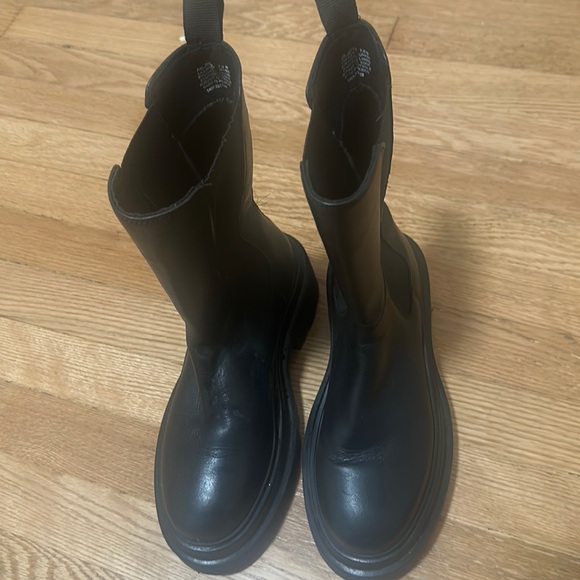 Aqua booties - Picture 1 of 4
